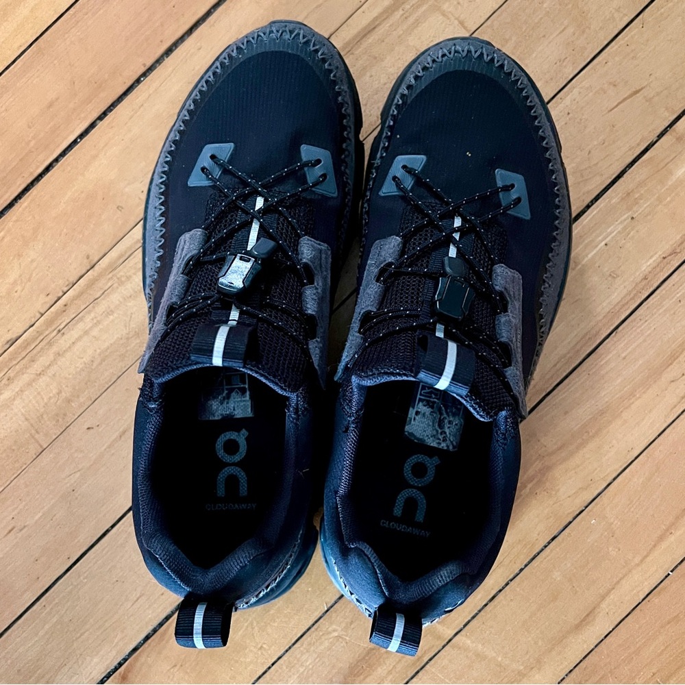 On Running Womens Narrow Black and Gray Trail slip on Sneakers